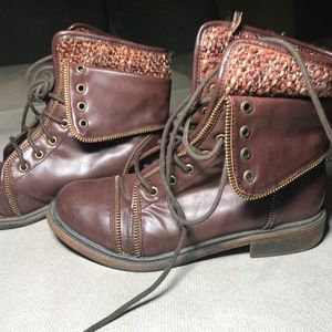 womens lace up boots
